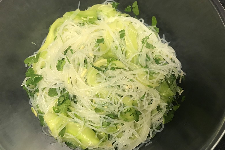 Glasnudel-Gurken-Salat
