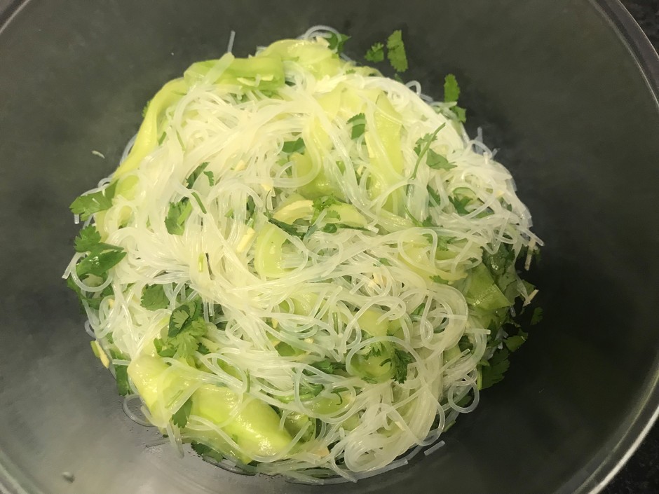 Glasnudel-Gurken-Salat