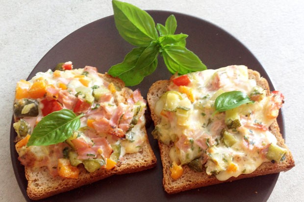 Schnelle Pizzabrötchen