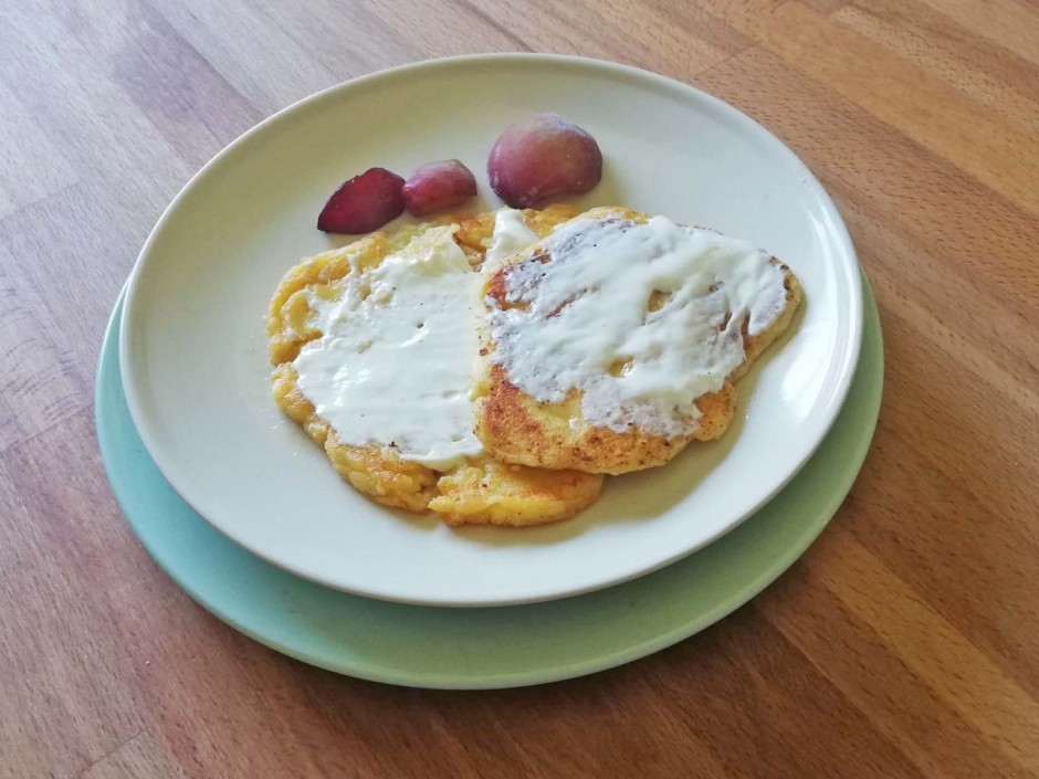 Topfenomelette mit Sauerrahm