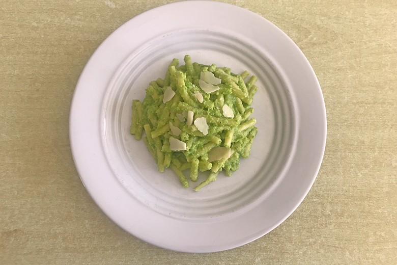 Maccheroni mit Erbsenpesto