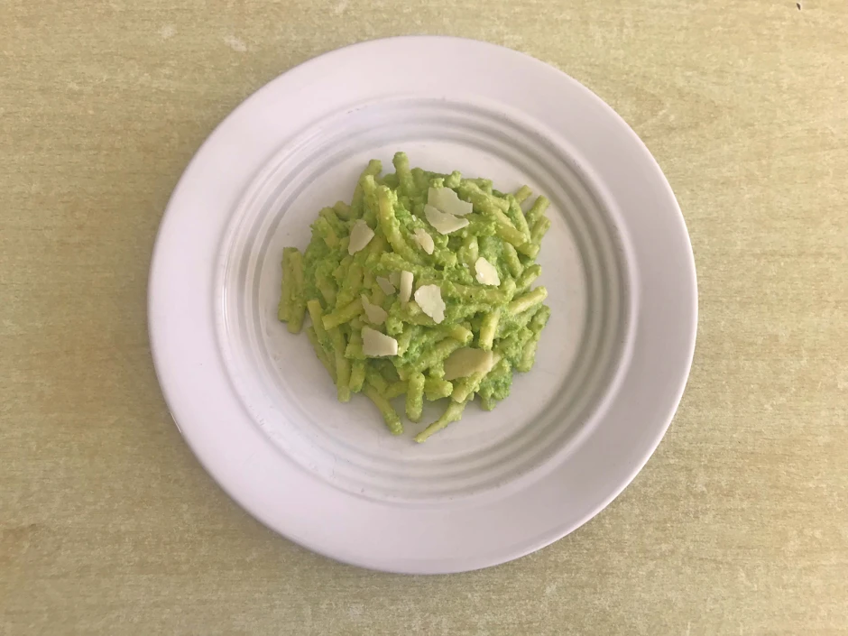 Maccheroni mit Erbsenpesto