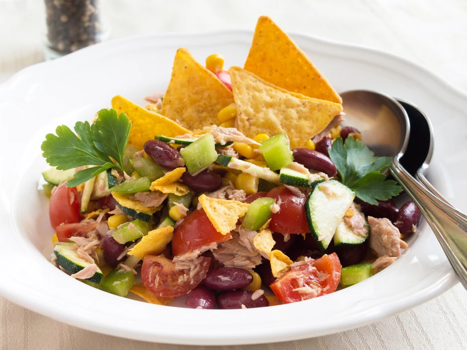Mexiko - Bohnensalat mit Thunfisch und Tortillas