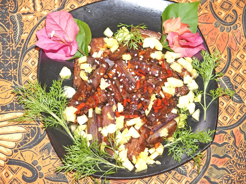 Aubergine nach Hakka Art