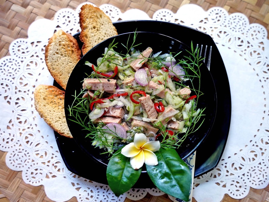 Balinesischer Wurstsalat
