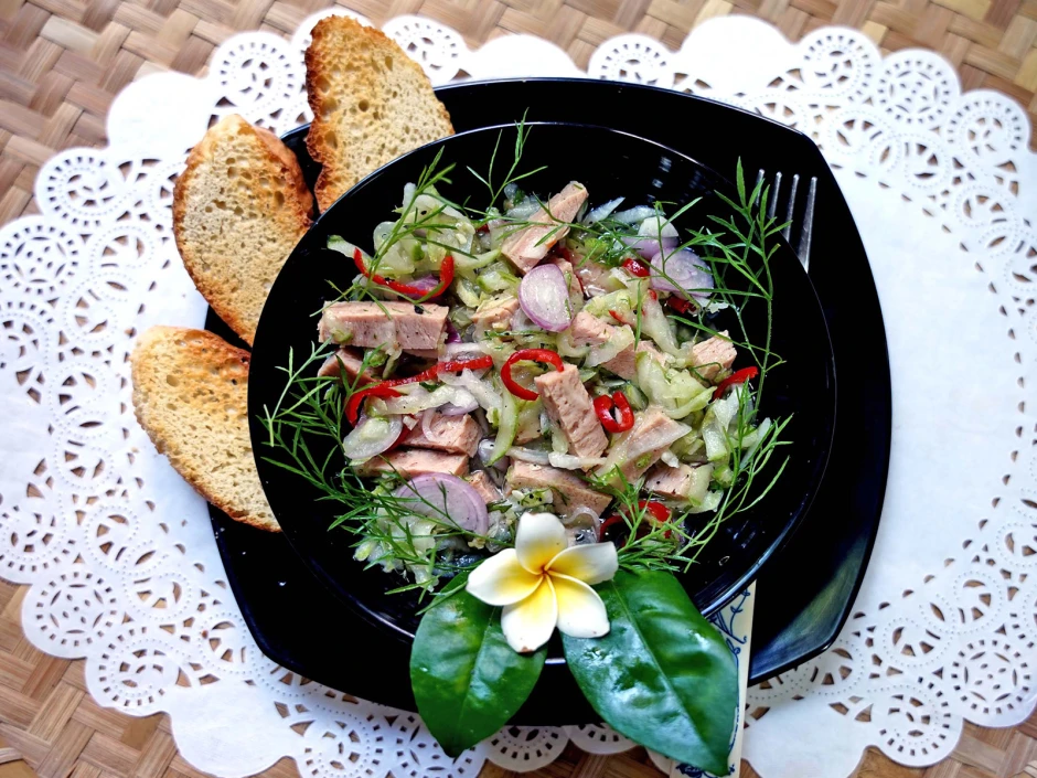 Balinesischer Wurstsalat