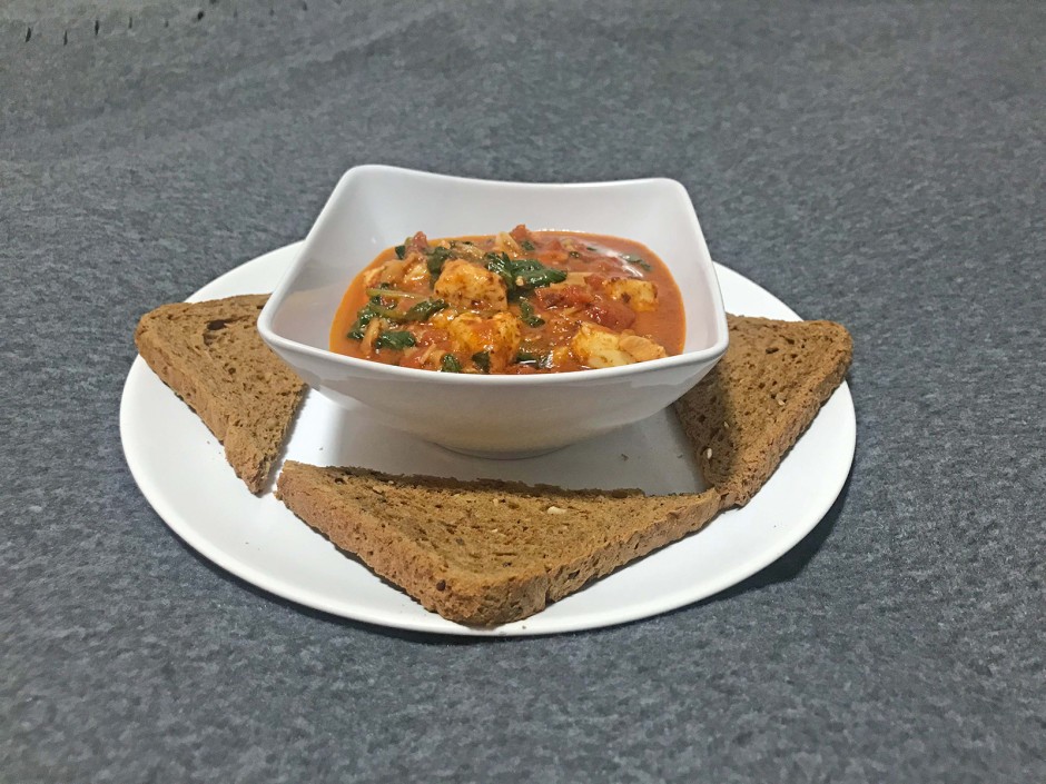 Spinat mit Paradeisern und Bratkäse