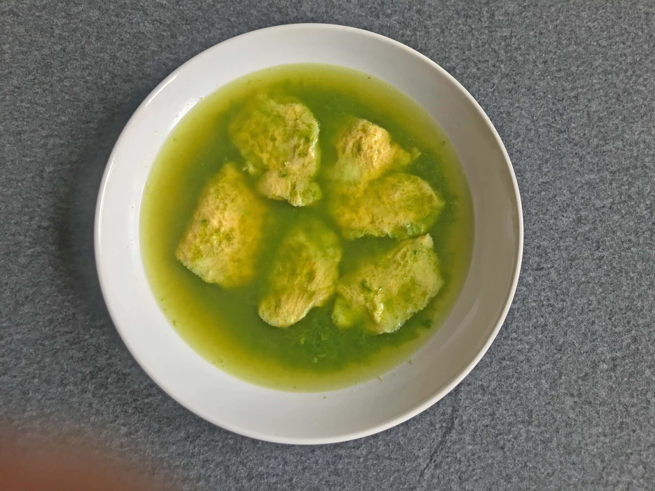 B&auml;rlauchsuppe mit Ei