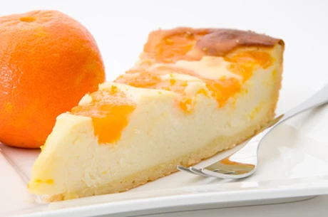 K&auml;sekuchen mit Orange