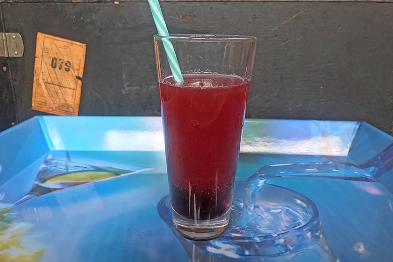 Rote Beeren mit Ingwer