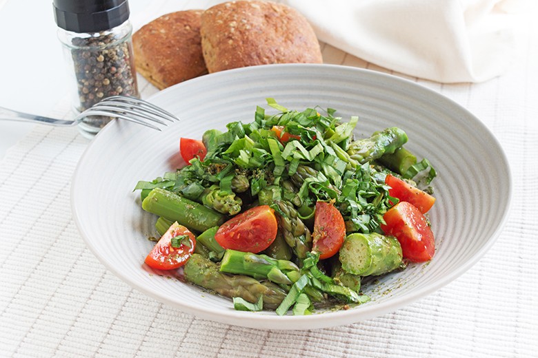 Spargelsalat mit Bärlauch