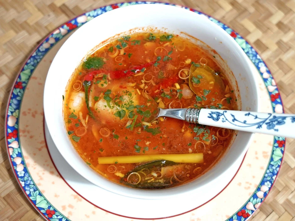 Thail&auml;ndische Garnelensuppe auf Boathouse Art