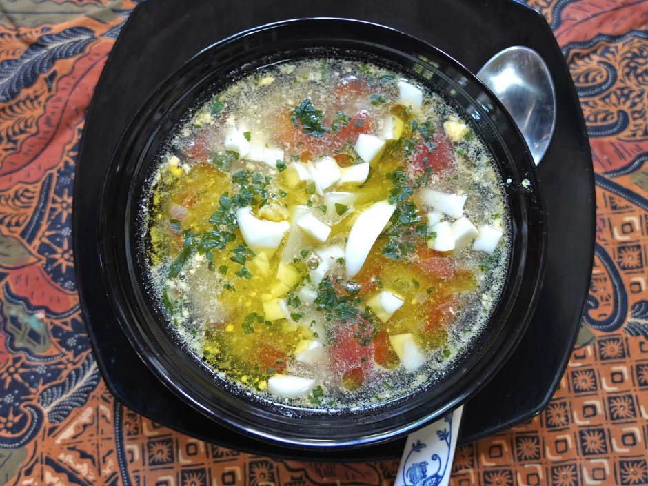Mexikanische Kartoffelsuppe mit Ei