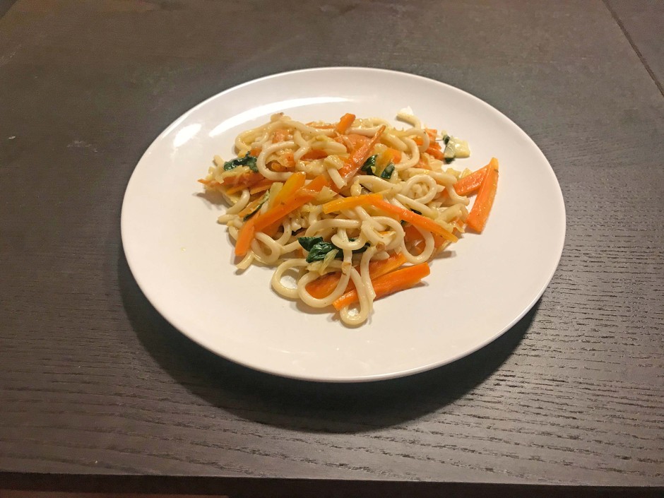 Udonnudelpfanne mit Gemüse