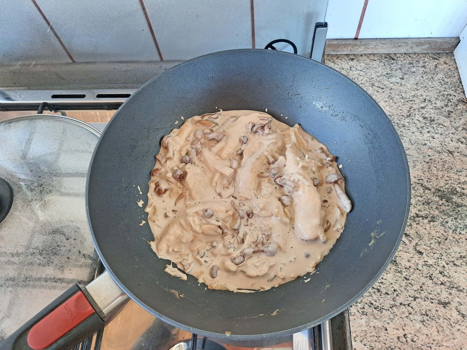 Hähnchenpfanne mit leichter Kaffeenote