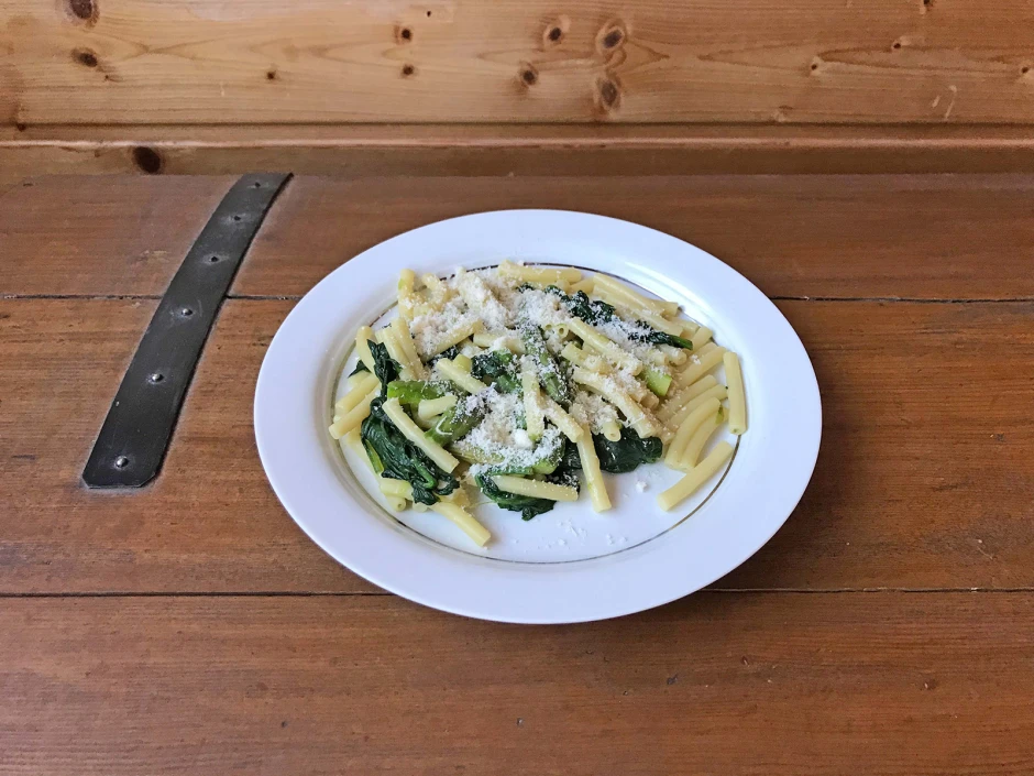 Pasta mit Spargel und Spinat