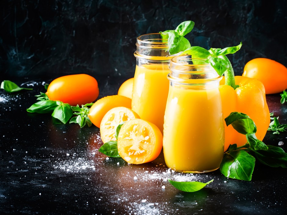 Gelber Tomaten-Paprika Smoothie