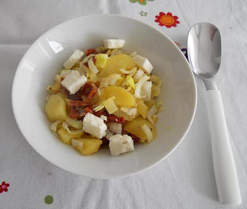Tomaten Kartoffel Salat mit Schafkäse