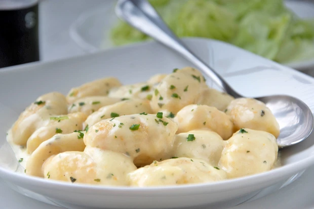 K&uuml;rbis Speck Nockerln in Gorgonzolasauce