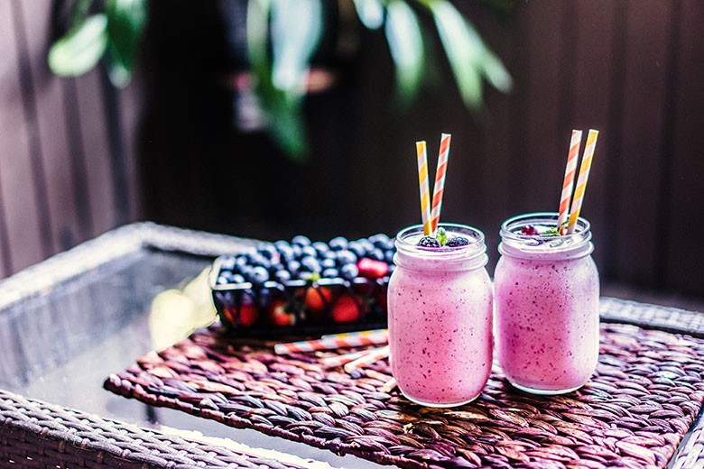 Veganer Protein Shake mit Beeren