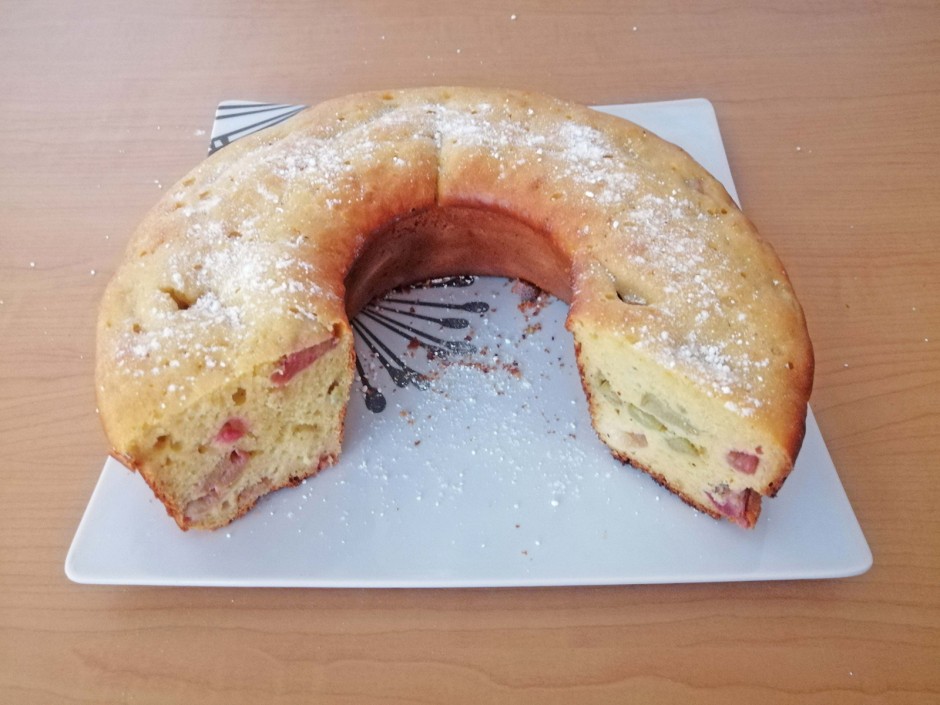 Rhabarber-Rührkuchen