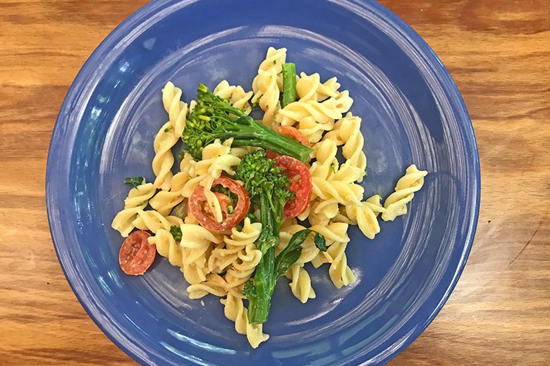 Nudelsalat mit Sprossenbrokkoli