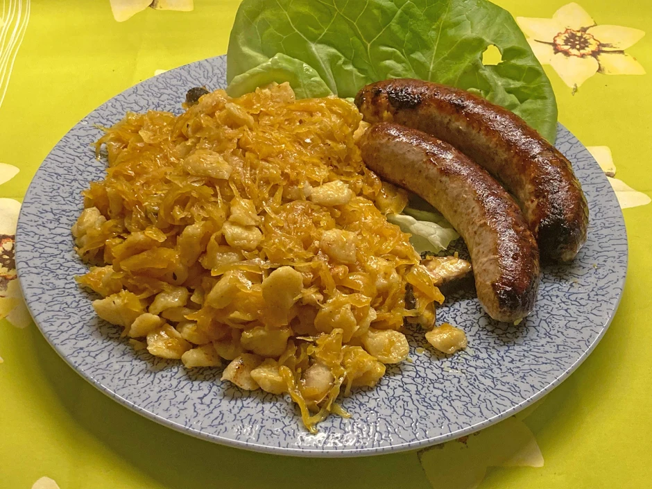 Mango-Curry-Sauerkraut-Sp&auml;tzle