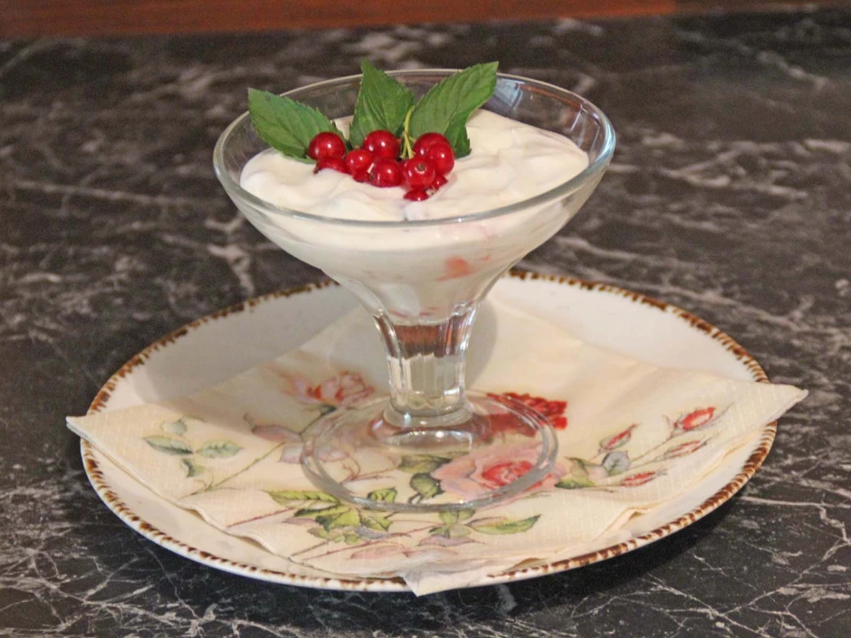 Topfen-Fr&uuml;chte-Creme