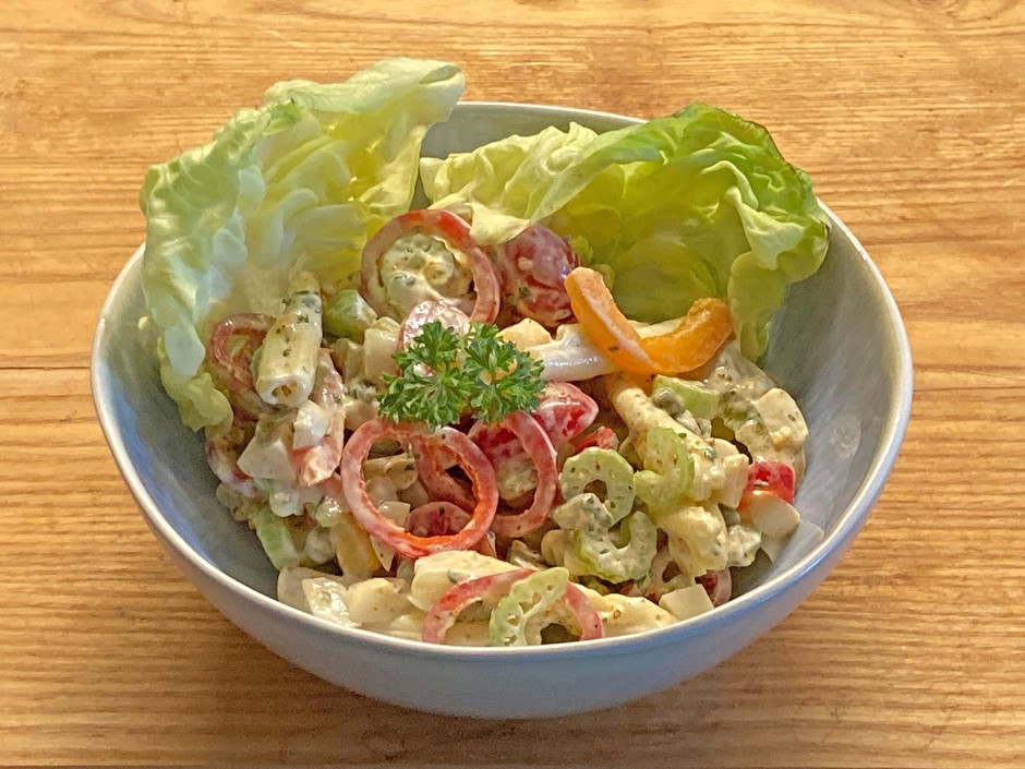 Nudel-Tomatensalat