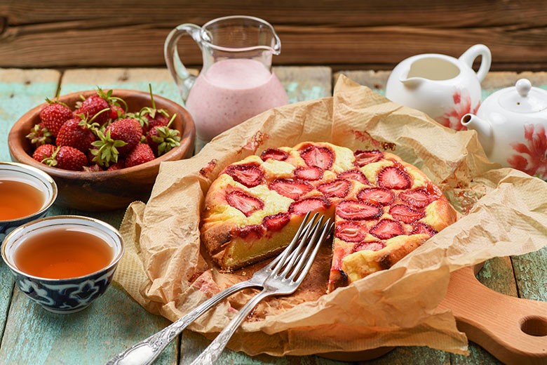 Topfentorte mit Erdbeeren