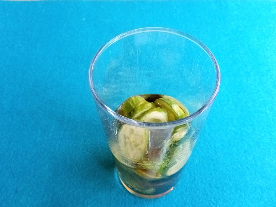 Fenchel-Eistee mit Minigurke
