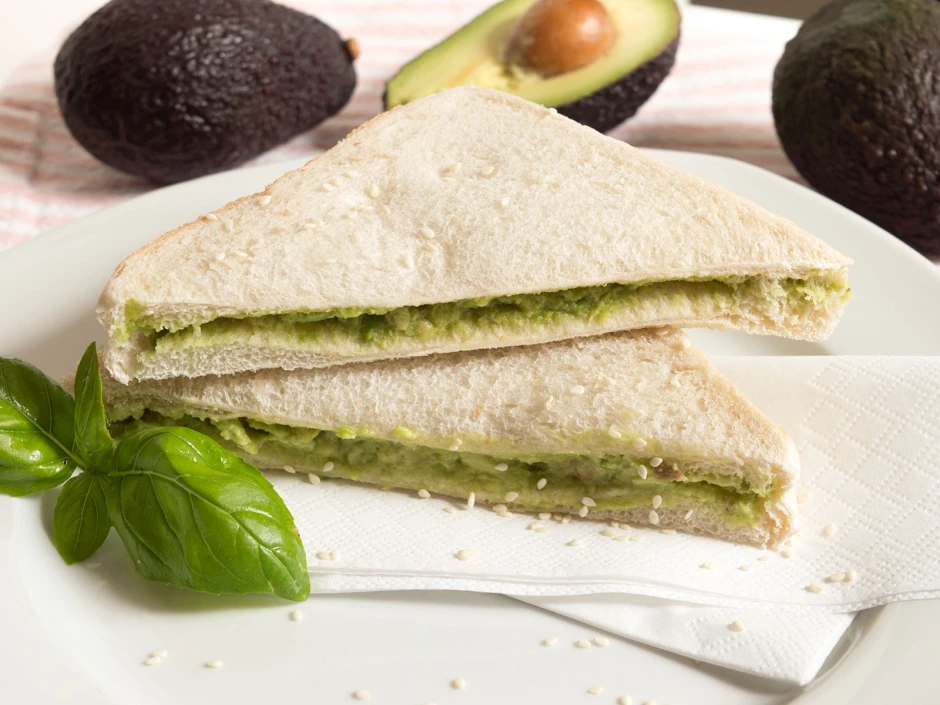 Avocado-Wasabi-Aufstrich mit Sesam