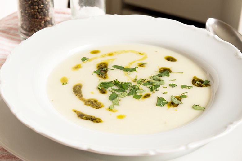 Südtiroler Weinsuppe