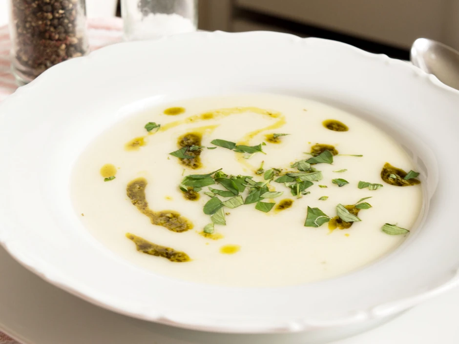 Südtiroler Weinsuppe