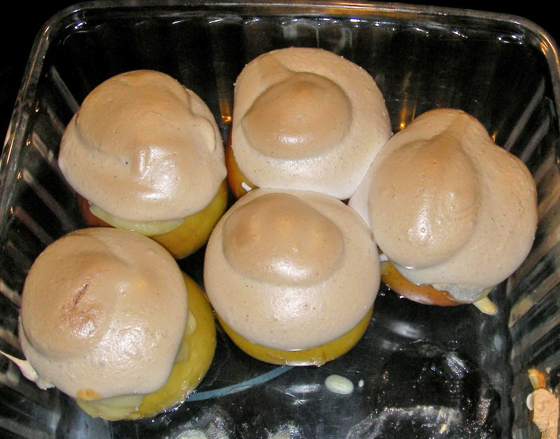 Bratapfel mit Haube
