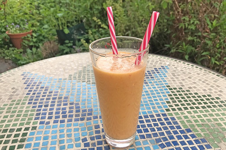 Veganes Sanddorn-Marillen-Shake