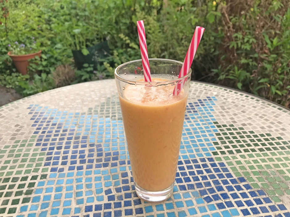 Veganes Sanddorn-Marillen-Shake