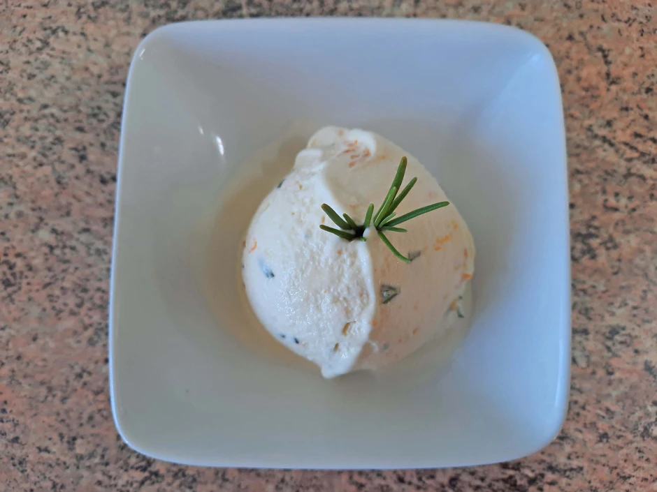 Orangen-Rosmarin-Eis