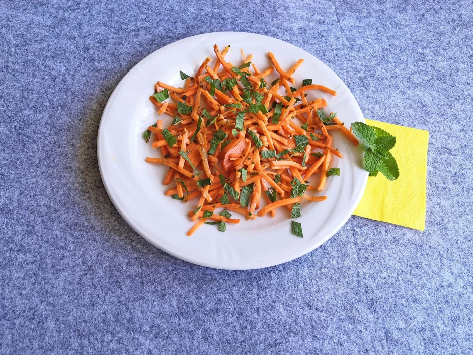 Karottensalat mit Minze