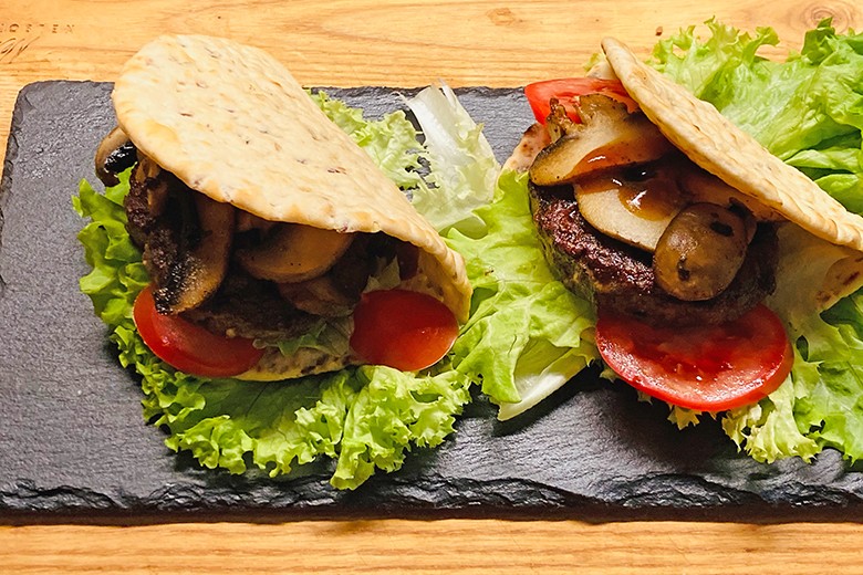 Rinderlaibchen im Fladenbrot