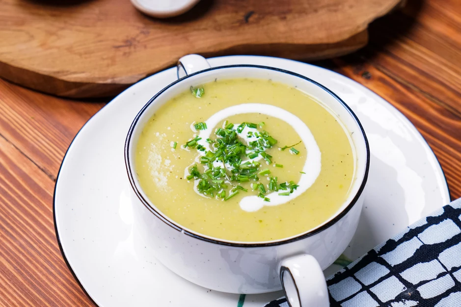 Pürierte Kartoffel-Lauch-Suppe