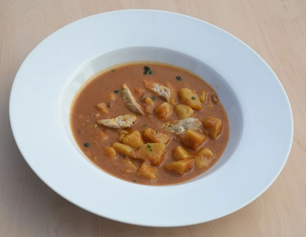 Kartoffelgulasch mit kurz angebratenem Fleisch