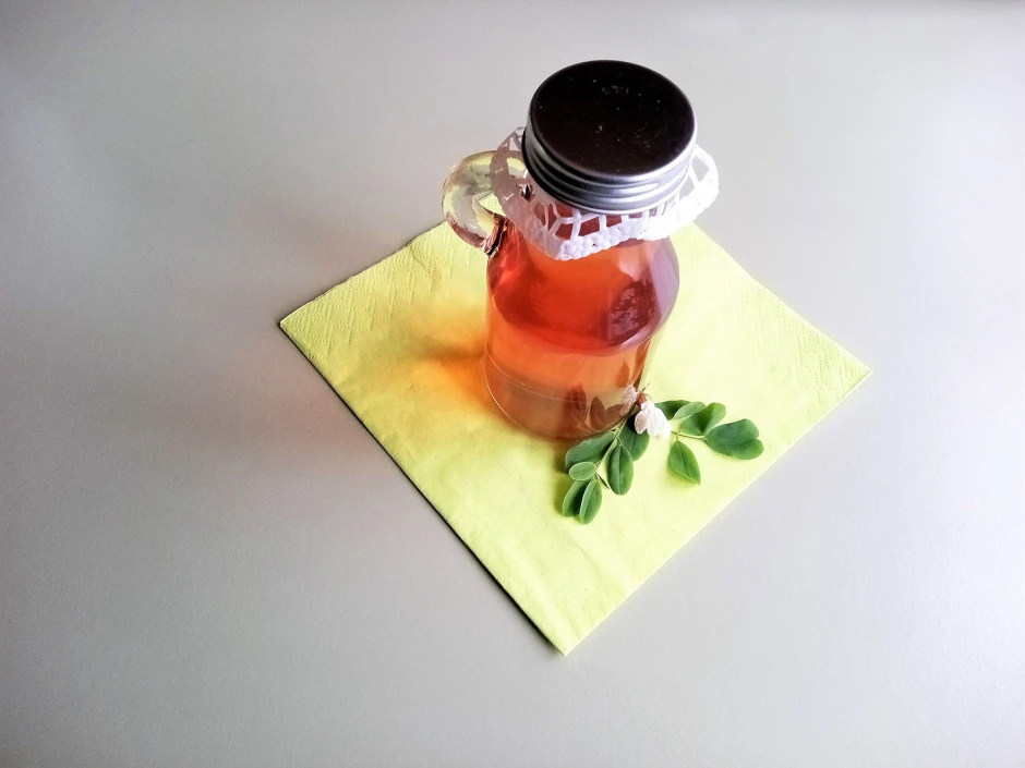 Robinienbl&uuml;tensirup mit Limette
