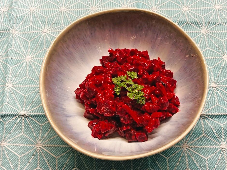 Rote R&uuml;be-Karotten-Salat