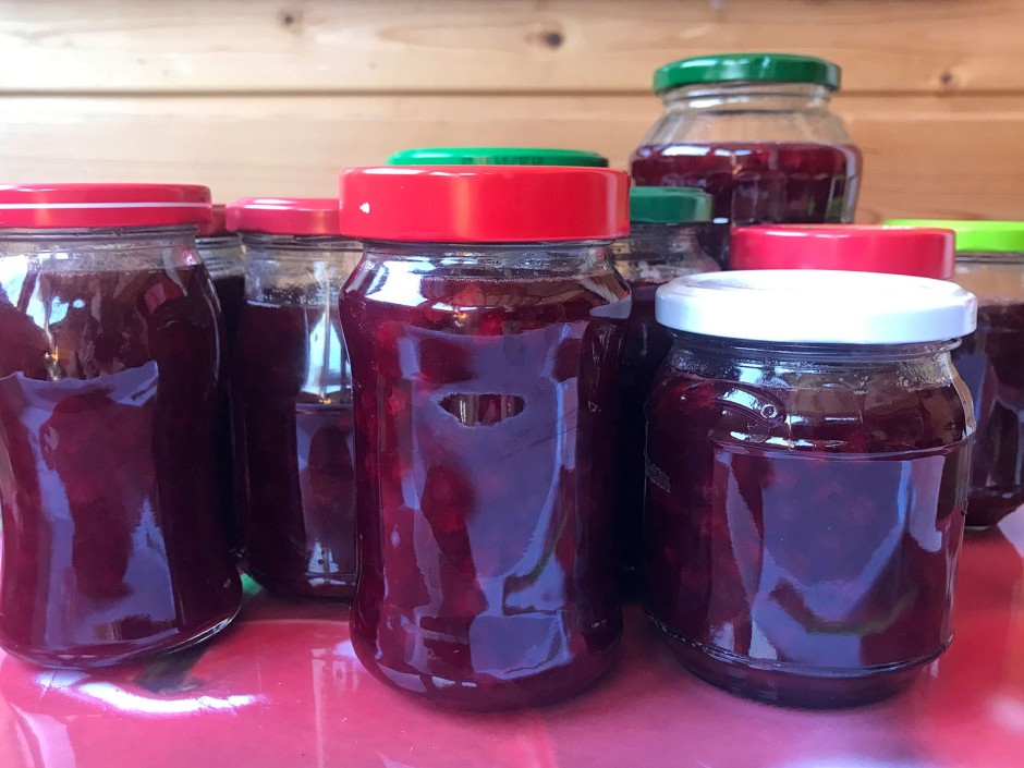 Marmelade mit ganzen Ribiseln