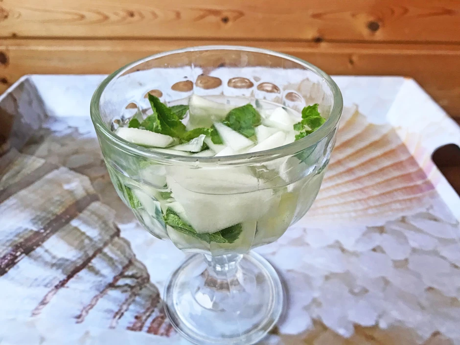 Prosecco mit wei&szlig;er Melone