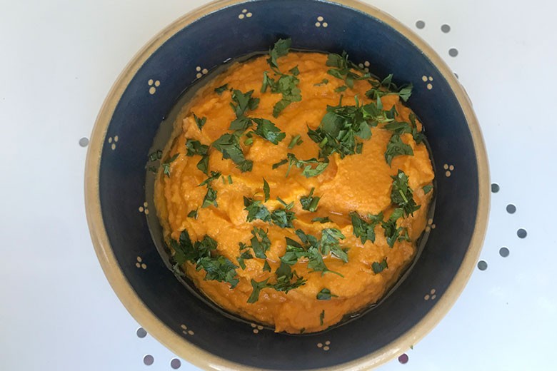 Hummus mit Karotten