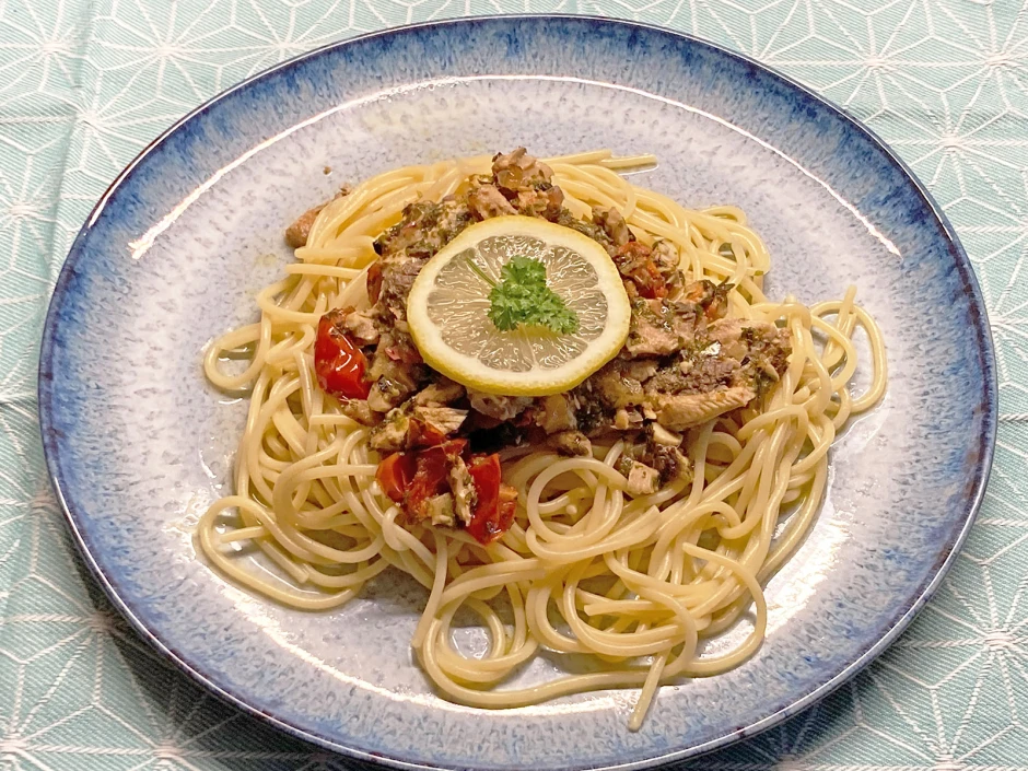 Spaghetti mit Zitronen-Sardinenso&szlig;e