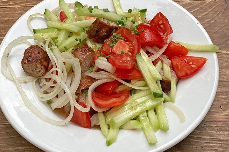 Bratwurstsalat