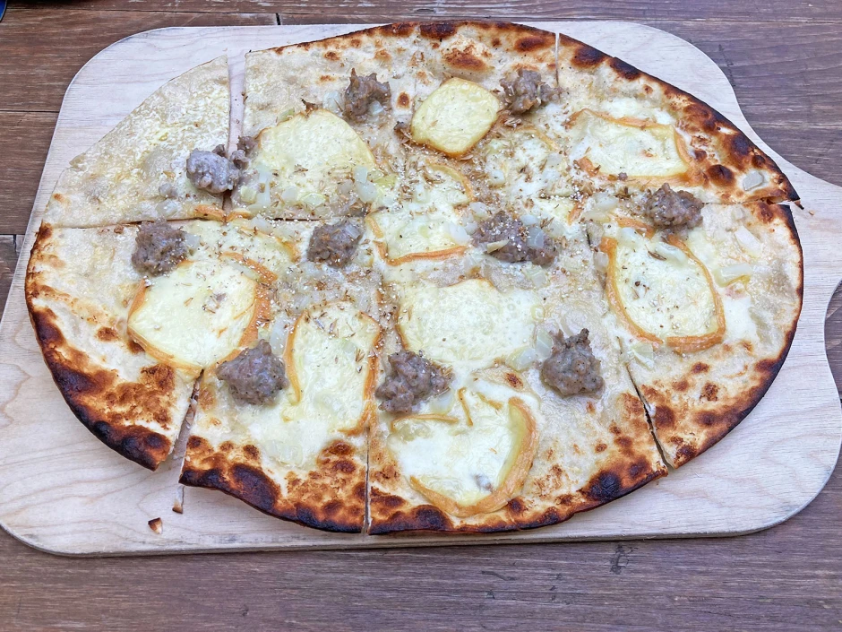 Flammkuchen mit K&auml;se